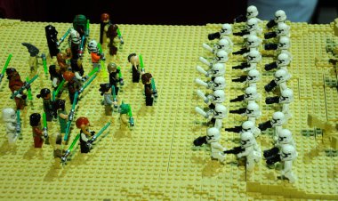 SELANGOR, MALAYSIA -30 Temmuz 2016: İlk Düzen Stormtroopers ordusu ve diğer Dtarwars karakter figürleri 
