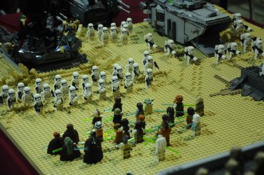 SELANGOR, MALAYSIA -30 Temmuz 2016: İlk Düzen Stormtroopers ordusu ve diğer Dtarwars karakter figürleri 