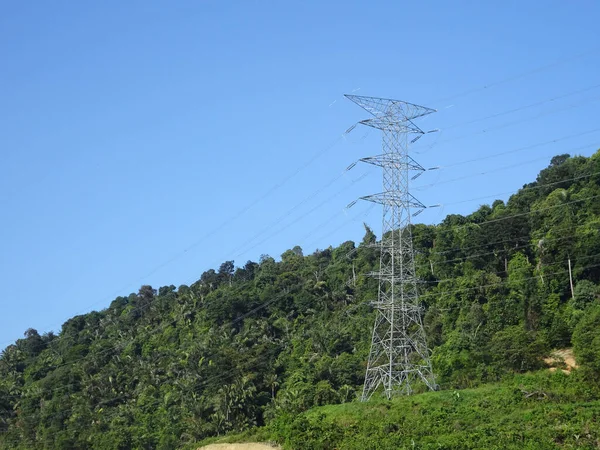 セレンバン マレーシア 2019年6月18日 高電圧電力を消費者に伝える高張力亜鉛メッキ鉄塔 — ストック写真
