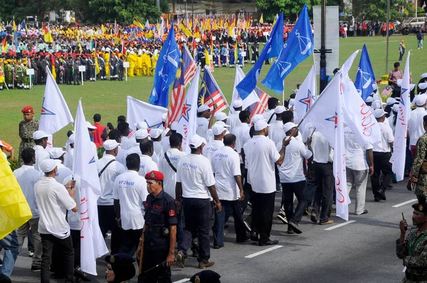 Seremban Malaysia Agosto 2017 Membros Partido Político Barisan National Segurando — Fotografia de Stock