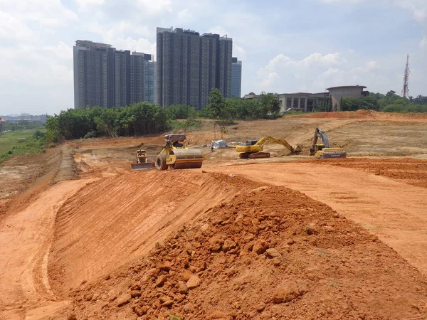 Kuala Lumpur Malaysia July 2019 在建筑工地进行土壤回填的重型机械 建筑工程开始达到所需水平前已进行的工程 — 图库照片