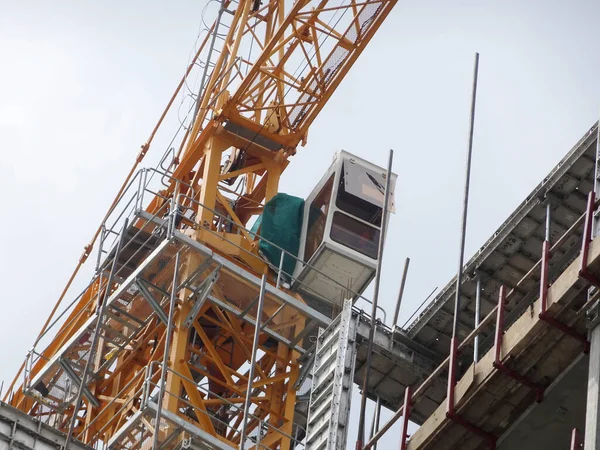 Kuala Lumpur Malasia Mayo 2020 Tower Crane Solía Levantar Pesada Fotos de stock libres de derechos