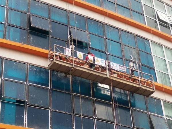 Kuala Lumpur Malaysia March 2017 Workers Process Cleaning Maintenance Exterior — стоковое фото