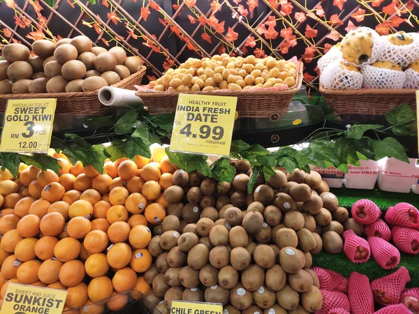 セレンバン マレーシア 2020年6月3日 果物はお店で販売されています タイプ別にソートすることで お客様が選択しやすくなります 価格別表示 — ストック写真