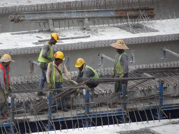 Seremban Malaisie Mars 2020 Des Travailleurs Construction Fabriquent Des Barres — Photo