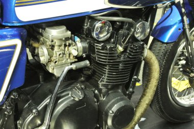 KUALA LUMPUR, MALAYSIA - 29 Temmuz 2017: Kapandı ve büyük bir motora odaklandı. Büyük motor ve son teknoloji motosiklet için yüksek kapasiteli beygir gücü üretti..  