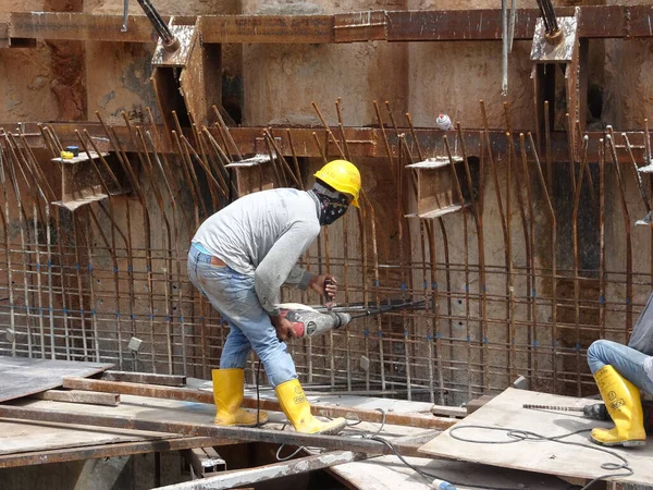 Kuala Lumpur Malaysia October 2017 Construction Workers Creating Holes Concrete — Stock Photo, Image