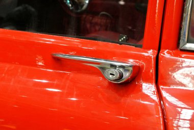 Retro araba kapı kolu. Bu kulplar krom kaplamalı..