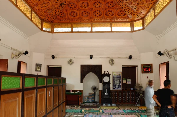 2014年7月10日 歴史的なクルセモスクは 丸い柱を持つレンガで作られています モスクはタイのパタヤ王国のユニークなイスラム文明を表しています — ストック写真