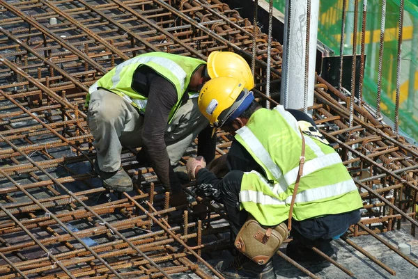 Malacca Malasia Mayo 2016 Trabajadores Construcción Que Fabrican Barras Refuerzo — Foto de Stock