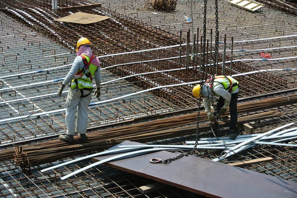 Malacca Malasia Mayo 2016 Trabajadores Construcción Que Fabrican Barras Refuerzo — Foto de Stock