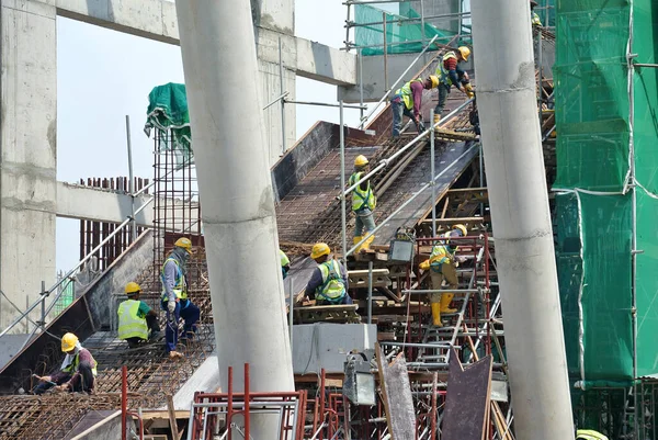 Malacca Malaysia Mai 2016 Bauarbeiter Arbeiten Tagsüber Auf Der Baustelle — Stockfoto