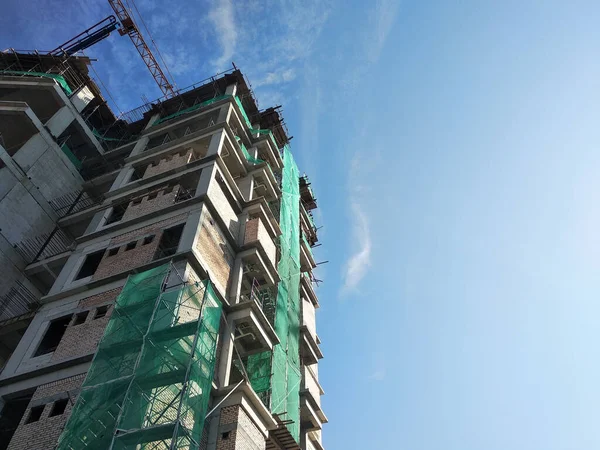 マレーシア クアラルンプール エイプリル社2020年3月 建設現場は日中に稼働しています 上司の監督の下で予定通りの活動をする労働者は忙しい — ストック写真
