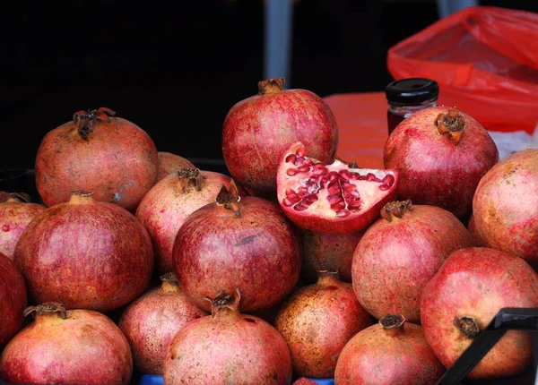 Kuala Lumpur Malaysia July 2017 Pomegranate Displayed Sale Market — Stock Photo, Image