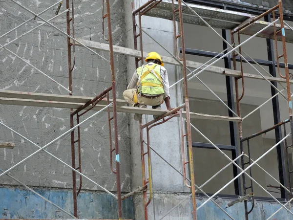 Kuala Lumpur Malaysia Mai 2016 Bauarbeiter Tragen Einen Sicherheitsgurt Und — Stockfoto