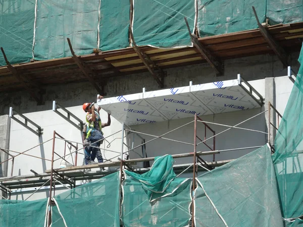 Kuala Lumpur Malasia Mayo 2016 Trabajadores Construcción Que Usan Arnés — Foto de Stock