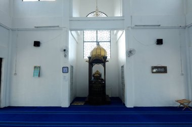 KELANTAN, MALAYSIA - 28 Mart 2014: Brunei Darussalam Camii Kelantan, Malezya. Eski bir cami ve İslami mimari unsurlarla inşa edilmiş küçük bir cami.. 
