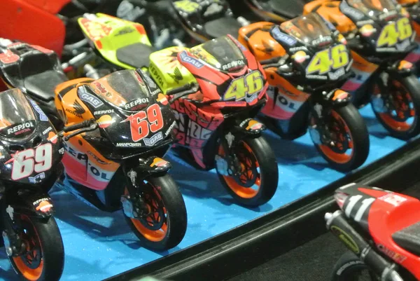 Kuala Lumpur Malaysia Června 2016 Miniatura Modelů Sportovních Motocyklů Stole — Stock fotografie