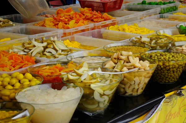 Frutas Que Foram Cortadas Conservadas Conserva Vendem Abertamente Mercado Ele — Fotografia de Stock