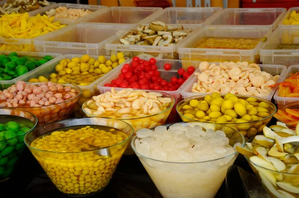 Frutas Que Foram Cortadas Conservadas Conserva Vendem Abertamente Mercado Ele — Fotografia de Stock