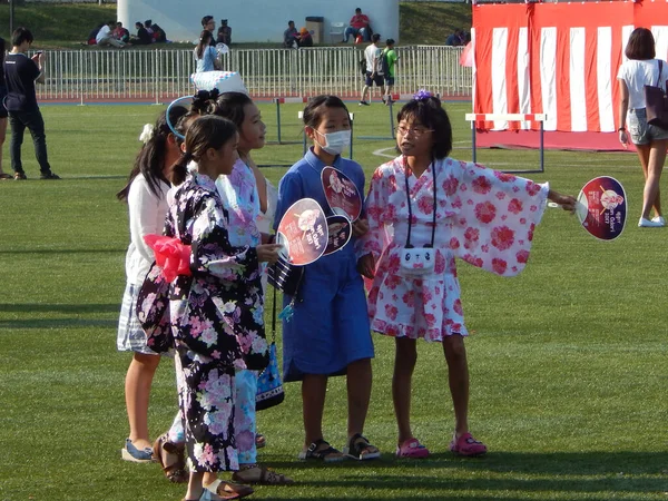 Selangor Malasia Julio 2017 Adolescentes Japoneses Vistiendo Yukata Tela Tradicional — Foto de Stock