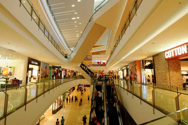 Putrajaya Malaysia March 2015 Ioi 시티몰 로비의 디자인 말레이시아에서 쇼핑몰중 — 스톡 사진