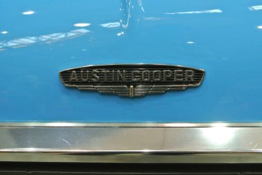 SEREMBAN, MALAYSIA -21 Mayıs 2016: Arabada klasik Austin araba amblemi ve logosu. Birleşik Krallık 'tan Austin Motor Company tarafından yapılan klasik arabalar.  