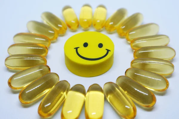 Kuala Lumpur Malaysia October 2017 Fish Oil Capsules Yellow Smiley — стоковое фото