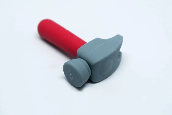 Вибірковий Фокус Зображення Іграшкового Молотка Червоної Сірої Якої Гуми Ізольовано — стокове фото