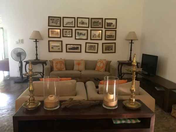 Vista Interior Una Habitación Con Muebles Tradicionales Sankheda India Occidental —  Fotos de Stock