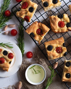 Focaccia ve içindekiler