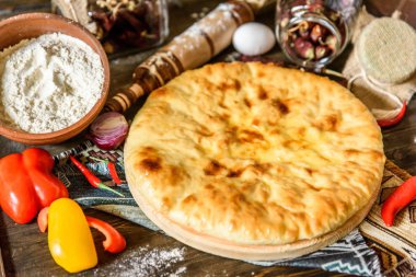 Geleneksel Gürcü khachapuri tablo. Homemade pişirme