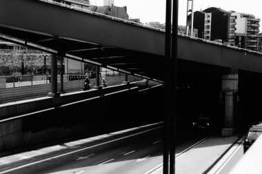 Şehrin siyah beyaz çizimleri.                 