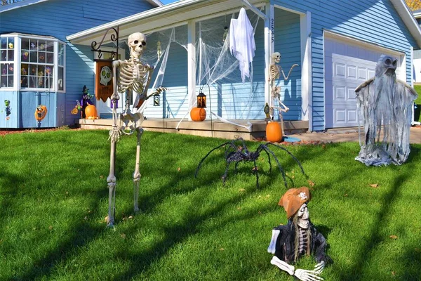 Décoration Halloween Dans Jardin Américain Avec Squelettes Fantômes Citrouilles — Photo
