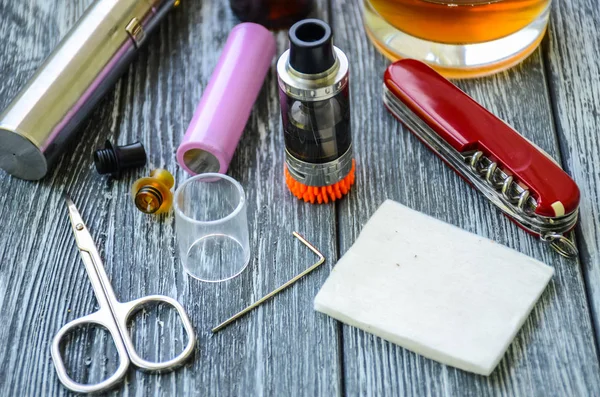 Bodegón Con Cig Jiuce Sobre Fondo Madera — Foto de Stock