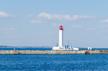 Odesa bağlantı noktası deniz feneri ile deniz manzarası