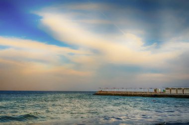 Ukrayna Odesa günbatımı sırasında deniz manzarası