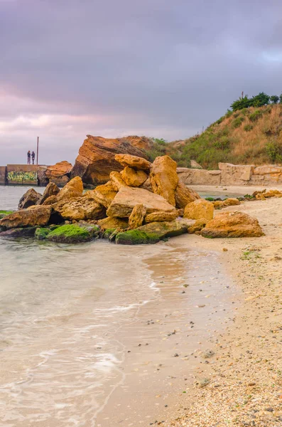 Zonsondergang Het Strand Met Stenen — Stockfoto