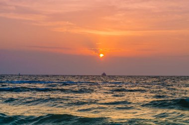 Odesa günbatımı yaz sezonu sırasında içinde deniz manzarası