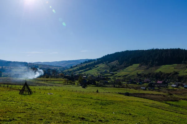 Karpaten Bei Sonnigem Herbstwetter — Stockfoto