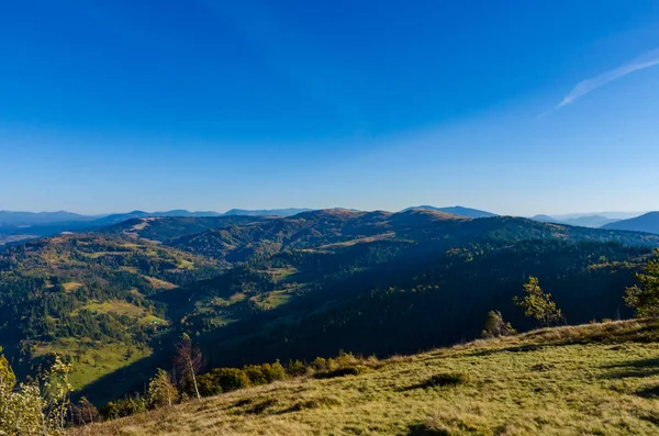 Montanhas Cárpatas Dia Ensolarado Temporada Outono — Fotografia de Stock