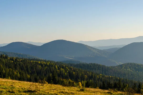 Montagnes Des Carpates Par Temps Ensoleillé Automne — Photo