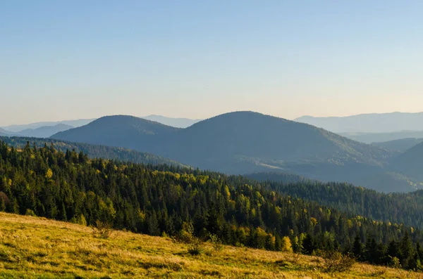 Montañas Los Cárpatos Día Soleado Temporada Otoño — Foto de Stock