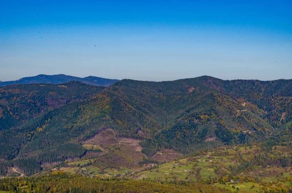 Montanhas Cárpatas Dia Ensolarado Temporada Outono — Fotografia de Stock