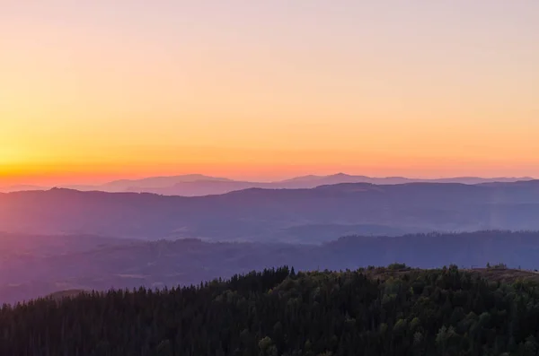 Pôr Sol Nas Montanhas Dos Cárpatos Temporada Outono — Fotografia de Stock