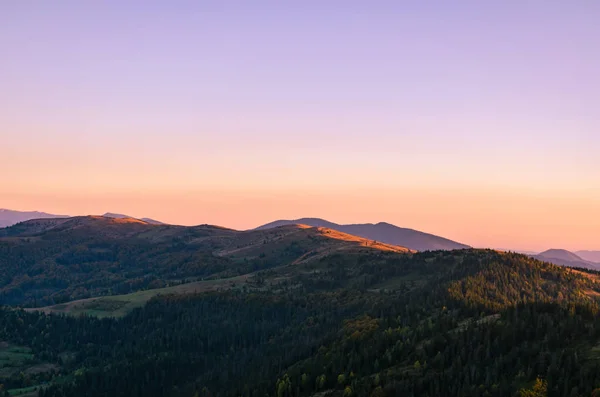 Pôr Sol Nas Montanhas Dos Cárpatos Temporada Outono — Fotografia de Stock