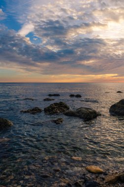 Odesa içinde deniz manzarası gündoğumu sonbahar sezonu sırasında