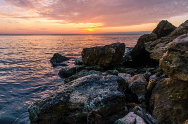 Odesa içinde deniz manzarası gündoğumu sonbahar sezonu sırasında