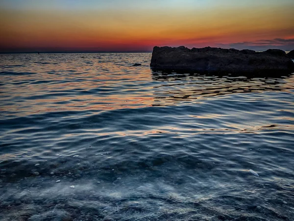 Sealine Avec Des Pierres Coucher Soleil Saison Estivale — Photo