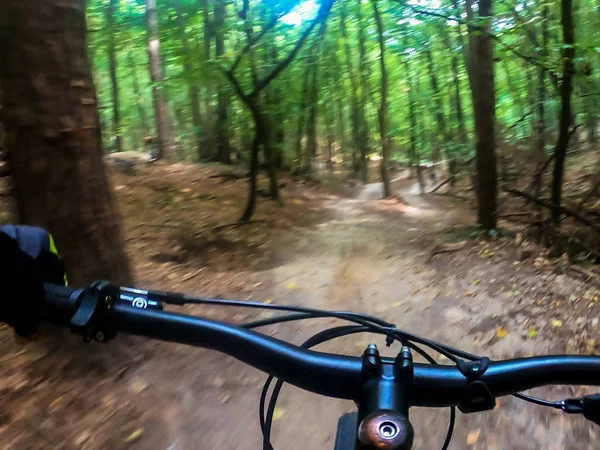 Jazda Rowerem Mtb Bikepark Sezonie Jesiennym — Zdjęcie stockowe